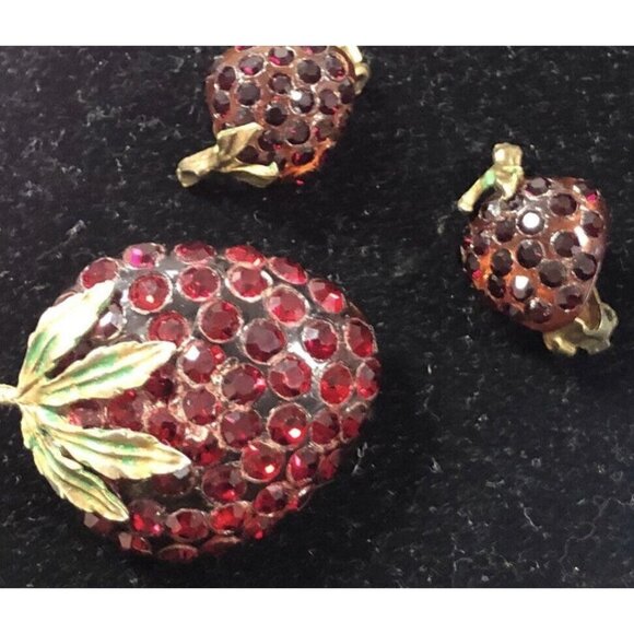 Vintage FabulousAustrian Lucite Rhinestone Strawberry Brooch And Clips